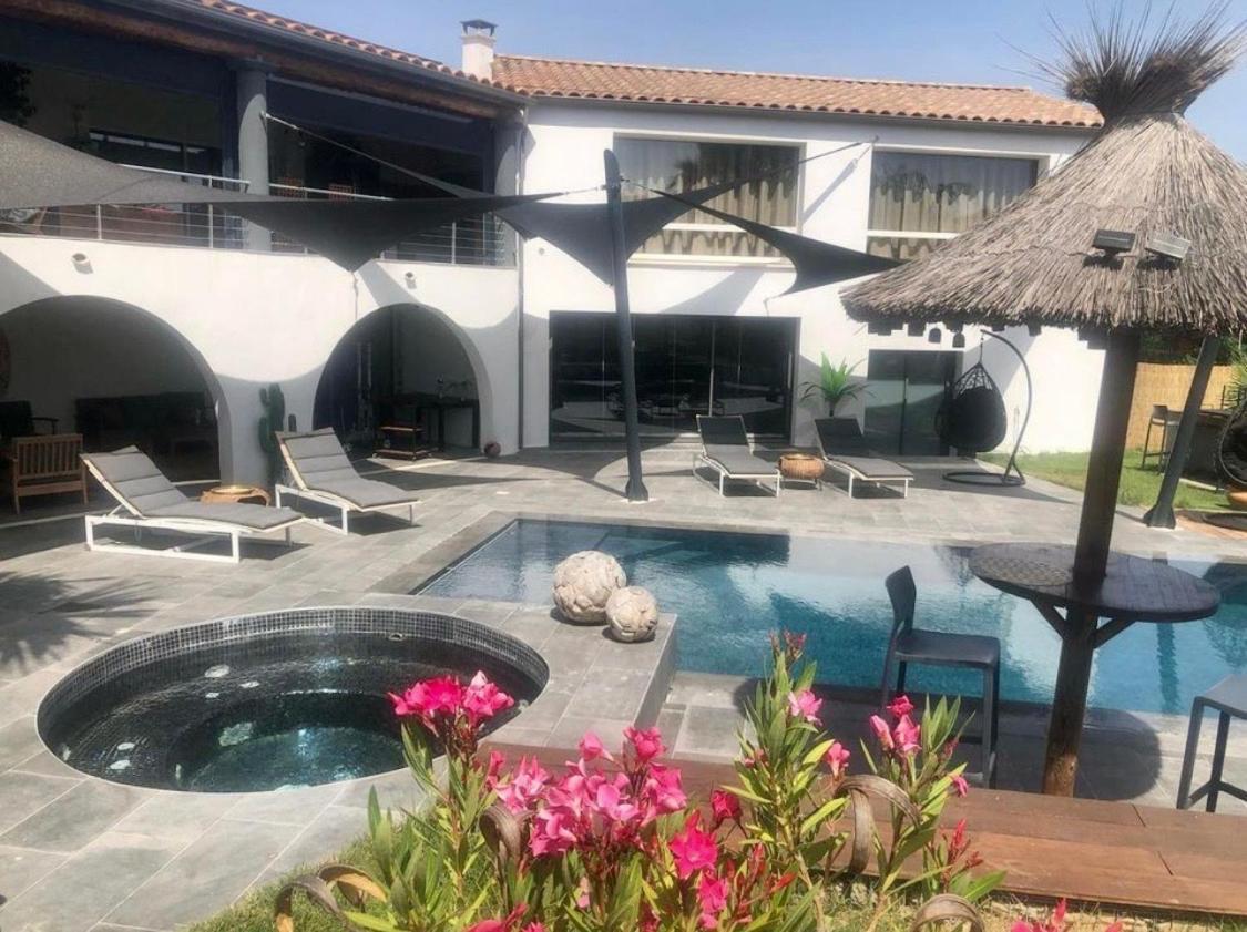 Les Lofts De Alojamento de Acomodação e Pequeno-almoço Bouzigues
